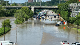 Environment Canada, el organismo ambiental de ese país, emitió alertas de lluvia para la zona metropolitana de Toronto y gran parte del sur de Ontario
