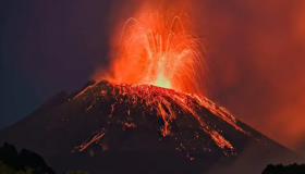 El volcán más activo de Europa entró en erupción.