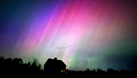 El sol lleva produciendo fuertes erupciones solares desde el miércoles.