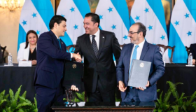 CAF y Honduras firman préstamos por 350 millones de dólares para proyectos sociales