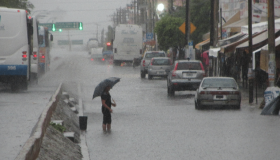 Milton se convierte en huracán y amenaza Florida mientras EEUU se recupera de Helene
