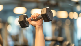 Las pesas del gimnasio tienen 362 veces más bacterias que un asiento de inodoro