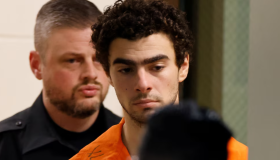 Luigi Mangione es acusado oficialmente de asesinato de alto ejecutivo 