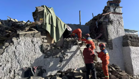 Sismo de 7.1 grados deja casi 100 muertos en el Tíbet, en la frontera entre China y Nepal 