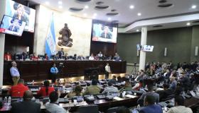 Congreso Nacional aprueba 18 adendas a los contratos de energía