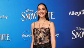 Gal Gadot aseguró que no quiere hablar de política en medio de la controversia de ‘Blancanieves’.