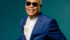 Fallece el merenguero, Rubby Pérez tras derrumbe del techo de una discoteca en República Dominicana. 