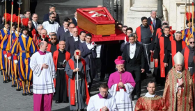 El Vaticano publica cómo será el funeral del Papa Francisco 