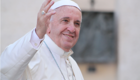 El papa Francisco exhortó a los jóvenes a «aprender a escuchar 