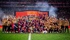 El Barcelona levanta la Copa del Rey tras un triunfo agónico 
