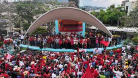 Trabajadores hondureños exigen empleo y salario digno; empresarios proponen pacto nacional 