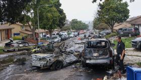 Tragedia en San Diego: avioneta se estrella en zona residencial e incendia varias viviendas 