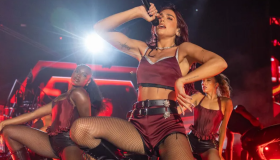 Dua Lipa se adueña de Madrid y se arranca con el ‘Héroe’ de Enrique Iglesias 