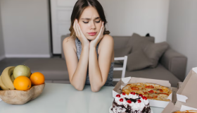 No es hambre, es ansiedad: cómo el estrés sabotea tu alimentación 