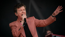 Rick Astley revela por qué dejó la música en la cima de su carrera 