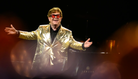 Elton John enfrenta problemas de visión tras una severa infección ocular 