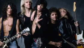 “Just Push Play”, el álbum que puso a prueba la hermandad de Aerosmith 