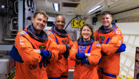 Artemis II deja la órbita terrestre y apunta a la Luna