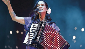 Julieta Venegas genera opiniones divididas con su canción para el Mundial 