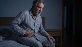 Despertarse para ir al baño: cuándo es habitual y cuándo conviene consultar 