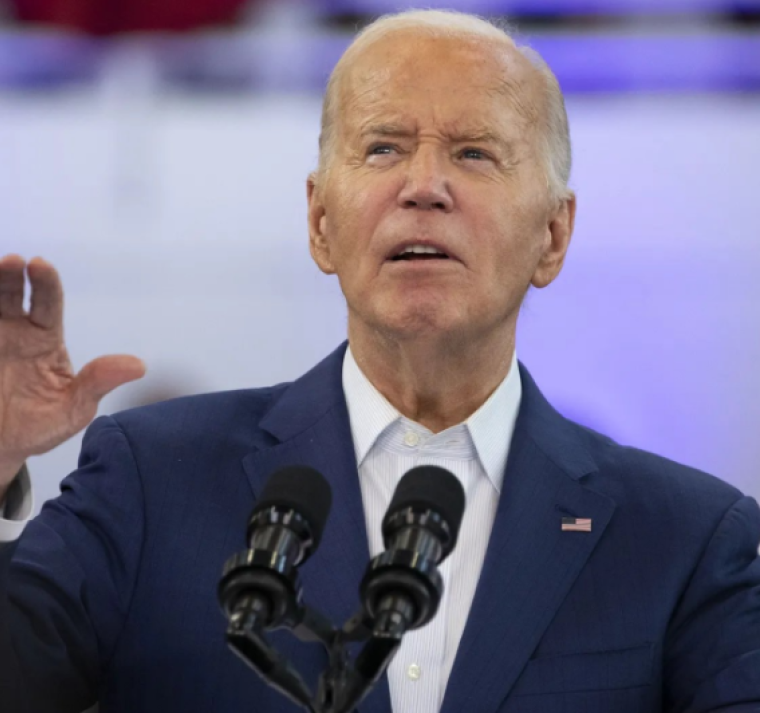 Decenas de legisladores y senadores le habían pedido en los últimos días que pasara el testigo a las nuevas generaciones del partido por su avanzada edad