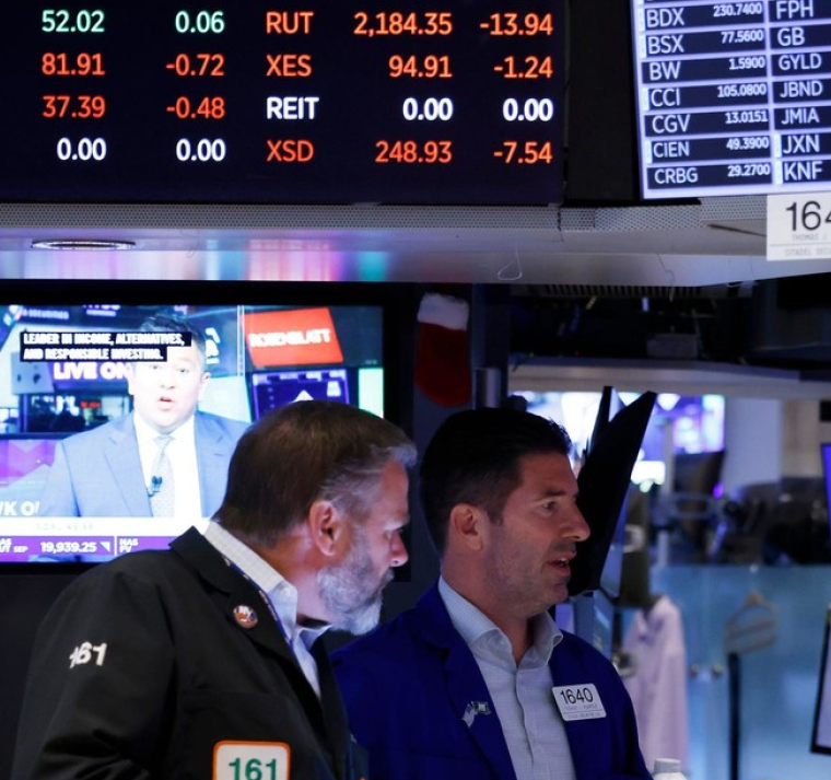 Las compañías responsables de que Wall Street cerrara sus operaciones en números rojos son Tesla y Alphabet, la empresa matriz de Google.