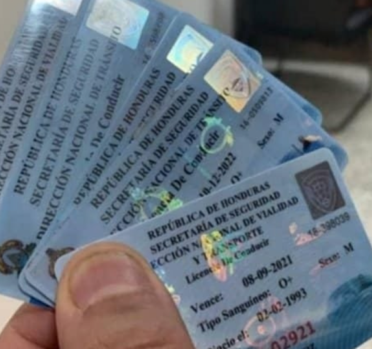 Si Vialidad y Transporte decide aumentar a la edad para dar permisos de conducir procede enviar una solicitud de reforma a la Ley de Tránsito al Congreso Nacional