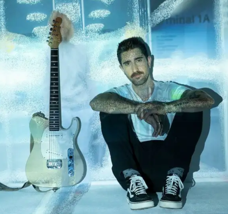 Alex Ubago vuelve a los escenarios para celebrar dos décadas de música