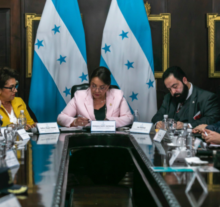 Presidenta Xiomara de Zelaya convoca de urgencia al Consejo de Defensa y Seguridad