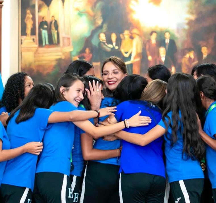 Honduras dará viviendas a la selección femenina de fútbol Sub-15, campeona de la Concacaf