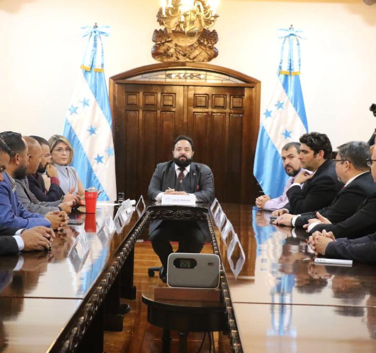 Congreso Nacional juramentó a los magistrados del TJE y comisionados del RNP 