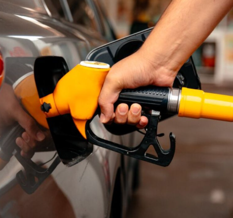 Gasolina superior y regular bajarán más de un lempira a partir del lunes 