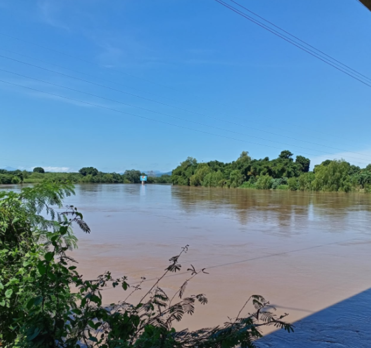 Incomunicadas zonas de Yoro, Atlántida y Cortés, al desbordarse río Ulúa 