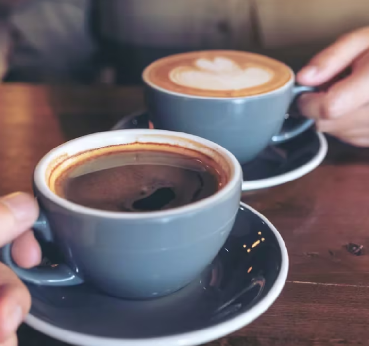 Cuántas tazas de café hay que tomar al día para proteger al corazón, según los expertos 