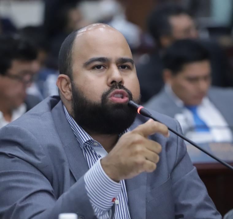 Aprueban exoneración de tasas e impuestos, al equipo para combatir el Gusano Barrenador del Ganado 