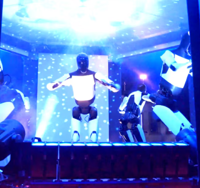 Este robot de Tesla cuida a los abuelos en casa, cuesta 30 mil dólares y es personalizado 