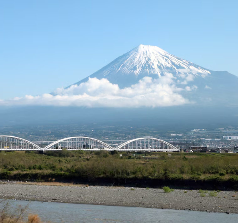 El Monte Fuji tuvo su primera nevada del año después de la demora más larga en 130 años 