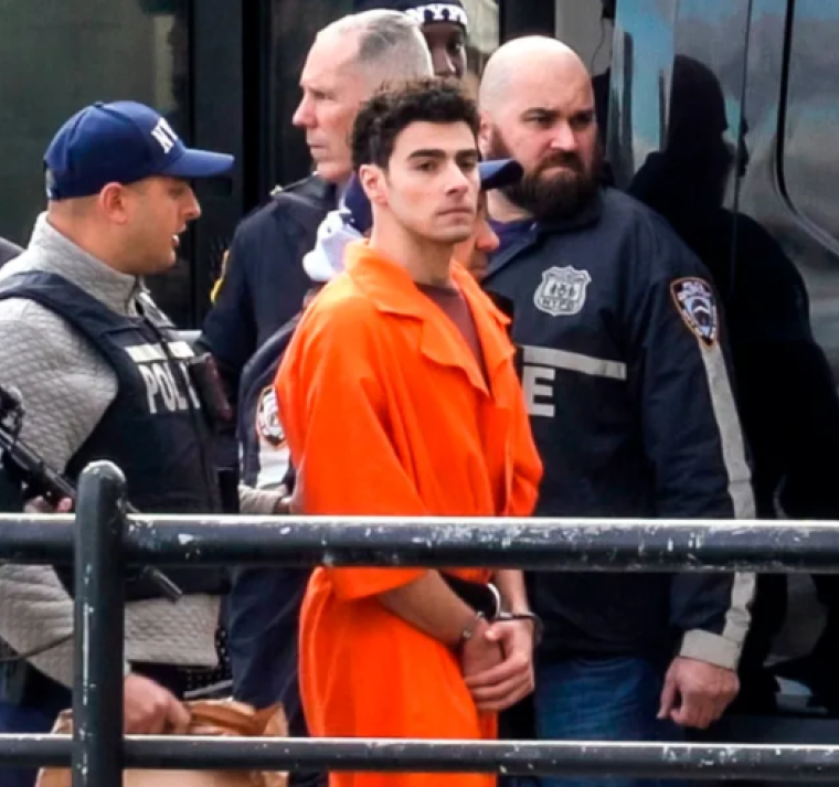 Luigi Mangione se declara no culpable en Nueva York de asesinato y otros cargos estatales en el caso del CEO de UnitedHealthcare 