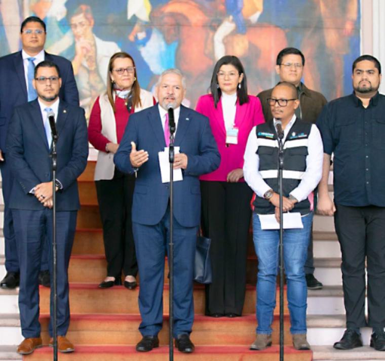Canciller Reina pide no criminalizar la migración
