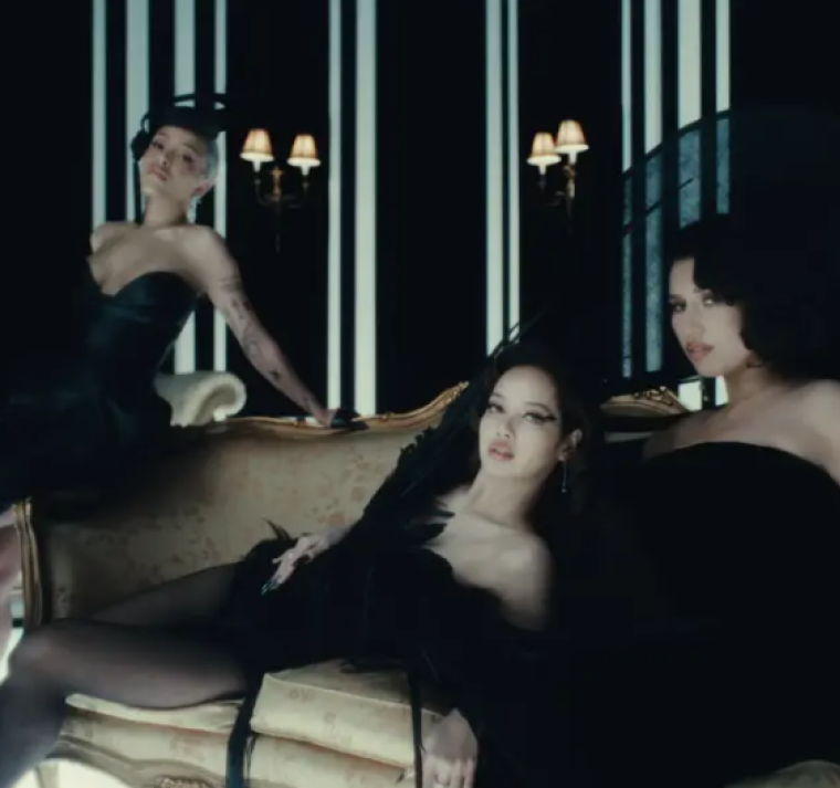 Lisa, de Blackpink, se empodera en ‘Born Again’ junto a Doja Cat y Raye 