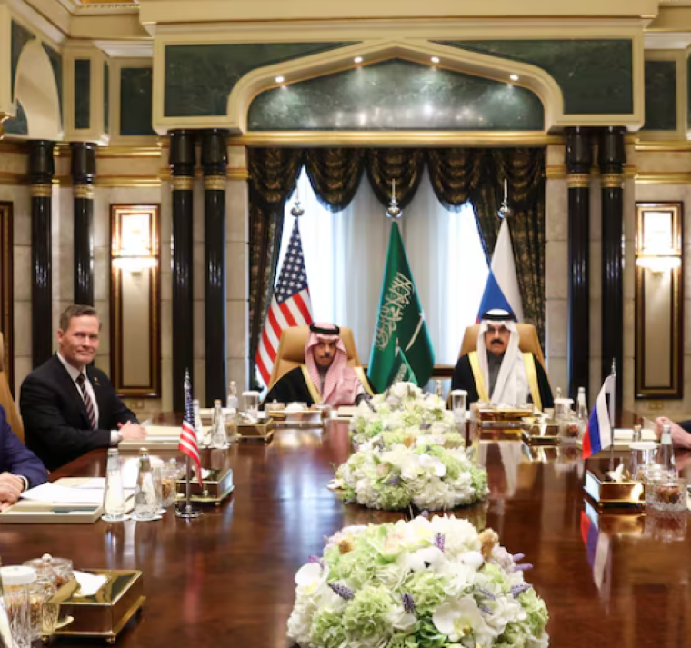 EE.UU. y Rusia acuerdan normalizar relaciones y poner fin al conflicto en Ucrania