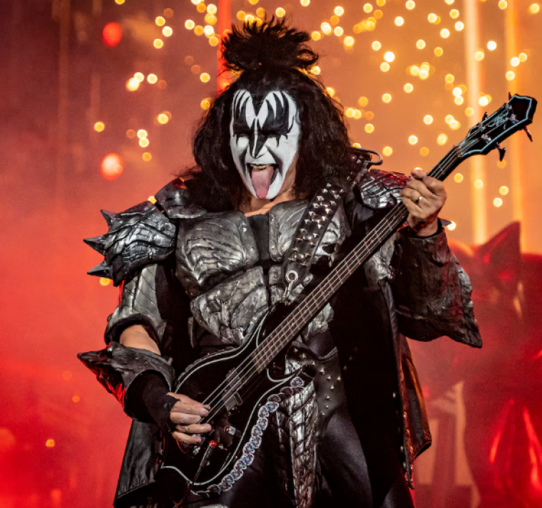 Gene Simmons ofrece a sus fans la oportunidad de ser su roadie por un día por millonaria suma