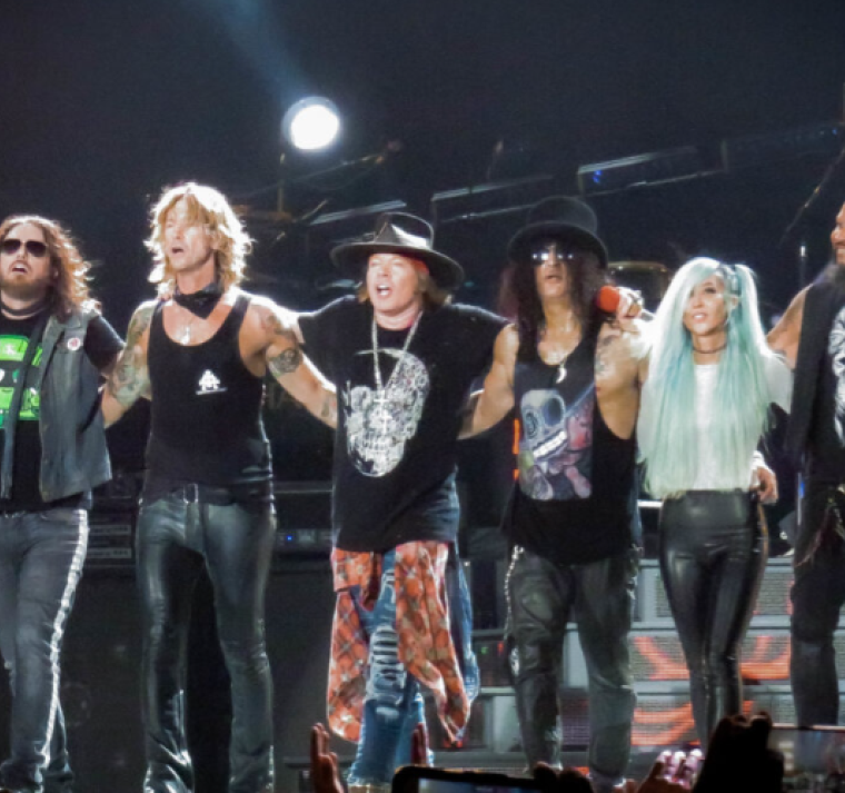 Tras casi 20 años: Integrante de Guns N' Roses renuncia a semanas de iniciar gira mundial 