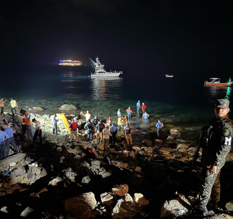 Accidente aéreo en Roatán deja 12 muertos, 5 sobrevivientes y un desaparecido 