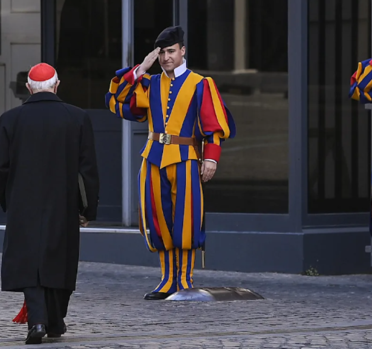 Unos 60 purpurados participaron en la primera congregación de cardenales 