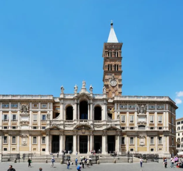 ¿Quiénes son los papas que no están enterrados en el Vaticano? 