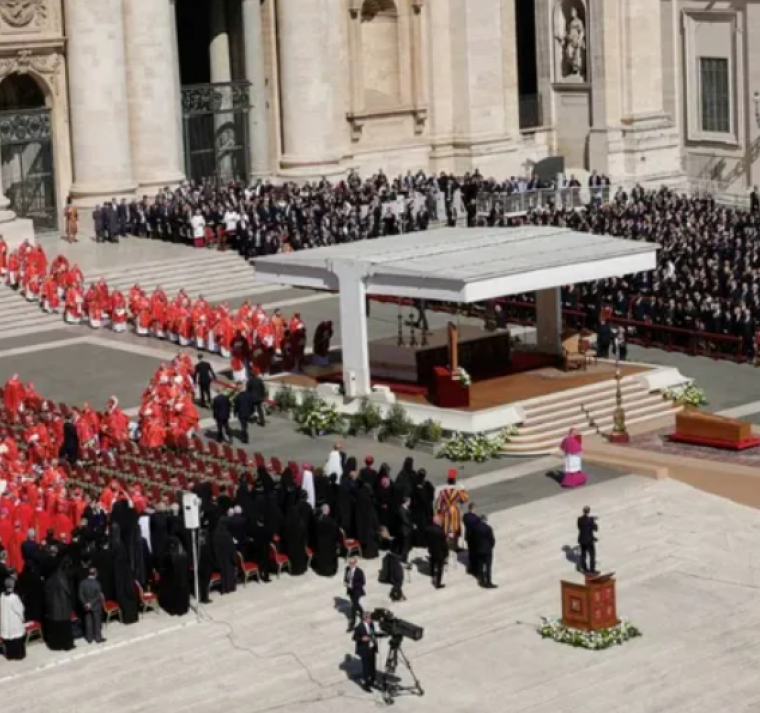 Comienza en el Vaticano el Funeral del Papa Francisco 