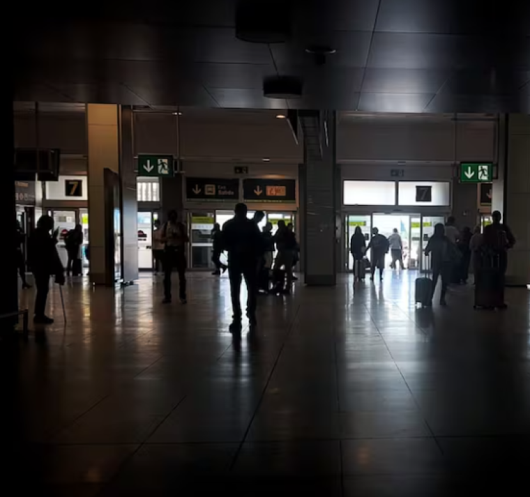 España necesitará entre 6 y 10 horas para recuperar todo el suministro eléctrico 