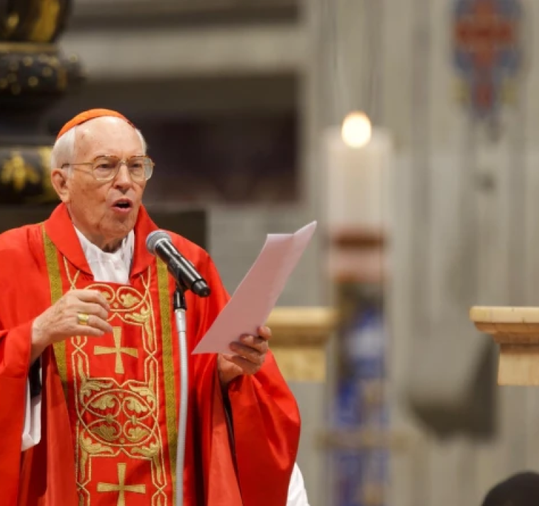 Cardenal Re: Pidamos al Espíritu Santo que sea elegido el Papa que la Iglesia necesita 
