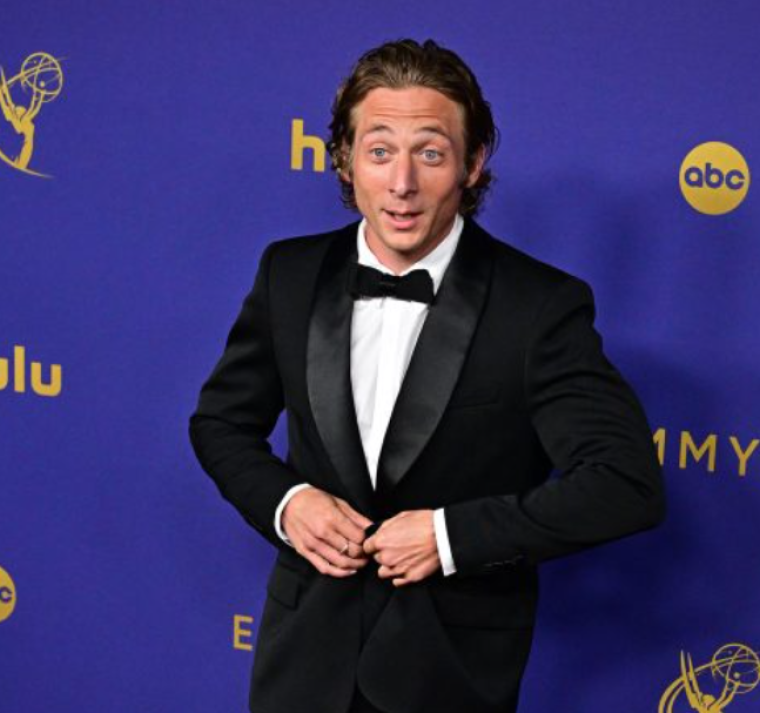 Jeremy Allen White se transforma en Bruce Springsteen en el primer vistazo a "Deliver Me From Nowhere" 